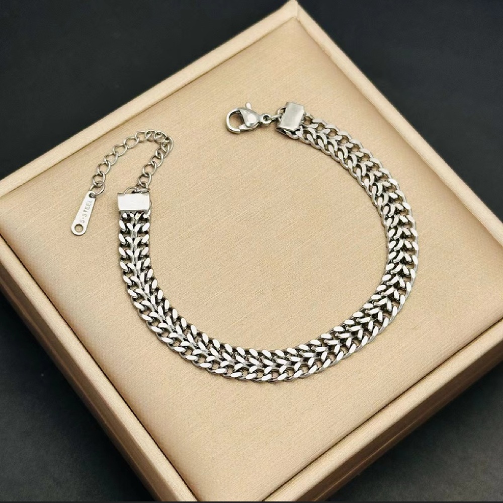 Stainless Steel Bracelet Gold Plated 7”